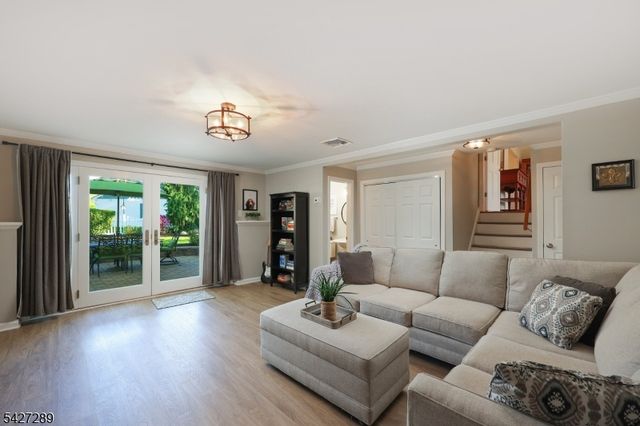 38 Genesee Trail, Westfield Town, NJ 07090