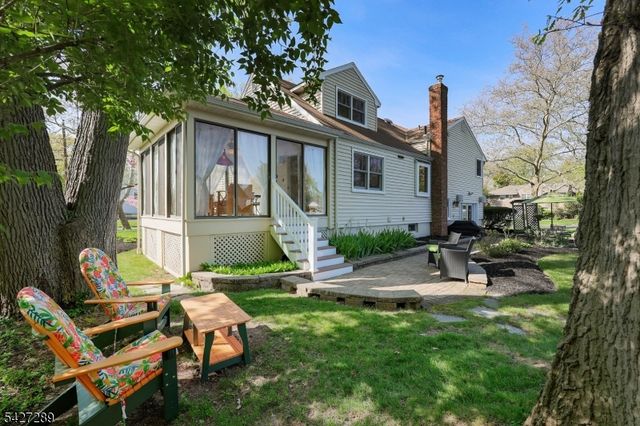 38 Genesee Trail, Westfield Town, NJ 07090