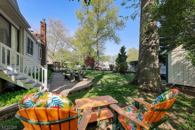 38 Genesee Trail, Westfield Town, NJ 07090