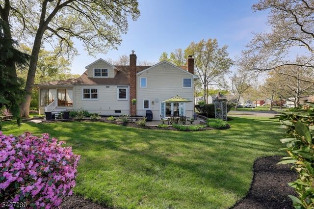 38 Genesee Trail, Westfield Town, NJ 07090