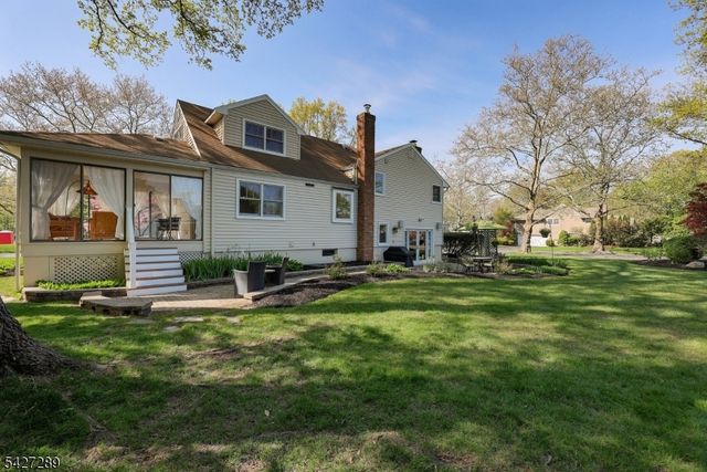 38 Genesee Trail, Westfield Town, NJ 07090