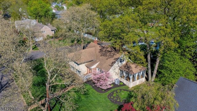 38 Genesee Trail, Westfield Town, NJ 07090