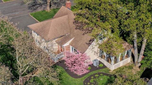 38 Genesee Trail, Westfield Town, NJ 07090