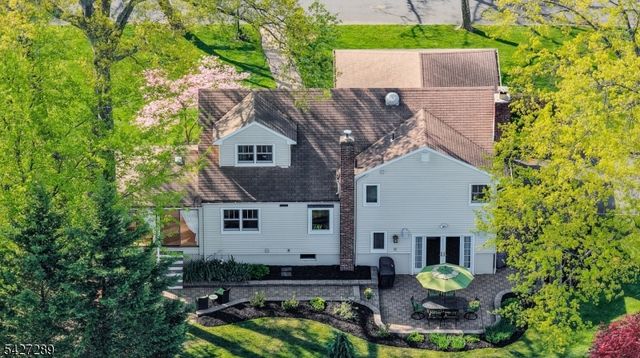 38 Genesee Trail, Westfield Town, NJ 07090