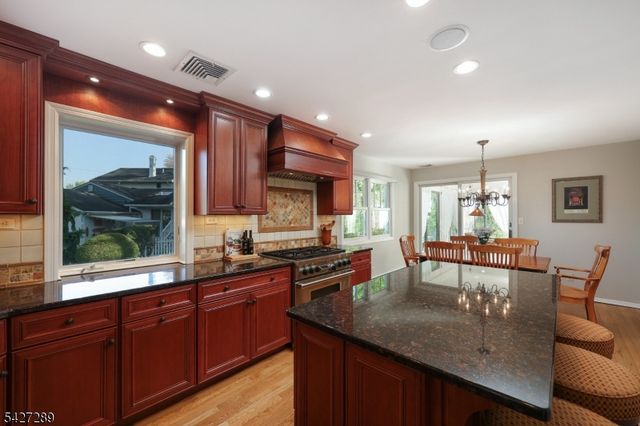 38 Genesee Trail, Westfield Town, NJ 07090