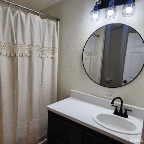 9867 N Happiness Drive, Syracuse, IN 46567