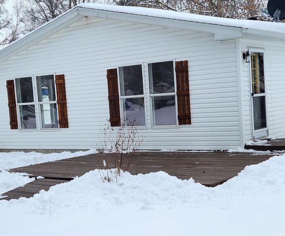 9867 N Happiness Drive, Syracuse, IN 46567