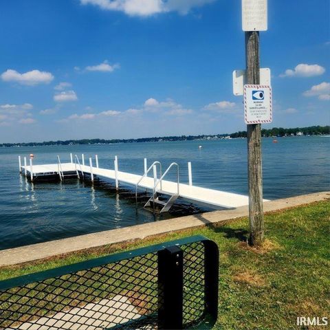 9867 N Happiness Drive, Syracuse, IN 46567