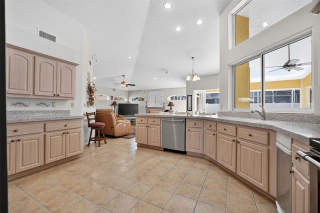 1 BURNING WICK PLACE, Palm Coast, FL 32137