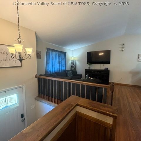 307 LINDEN Lane, Hurricane, WV 25510