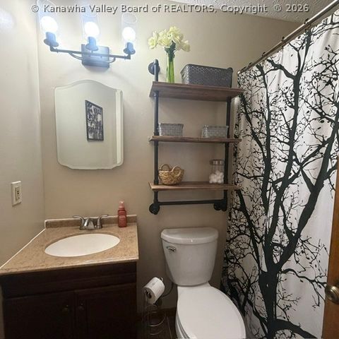 307 LINDEN Lane, Hurricane, WV 25510