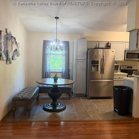 307 LINDEN Lane, Hurricane, WV 25510
