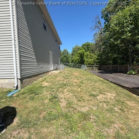 307 LINDEN Lane, Hurricane, WV 25510