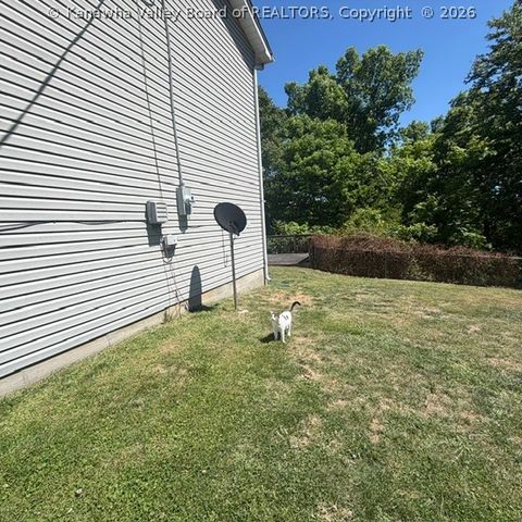 307 LINDEN Lane, Hurricane, WV 25510