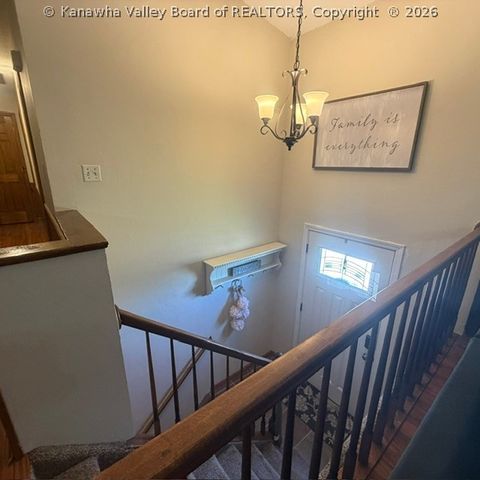 307 LINDEN Lane, Hurricane, WV 25510