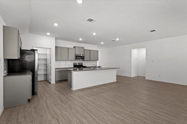 300 Jeffers, Kyle, TX 78640
