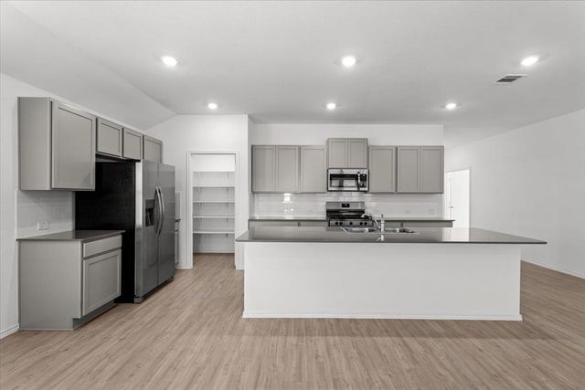 300 Jeffers, Kyle, TX 78640