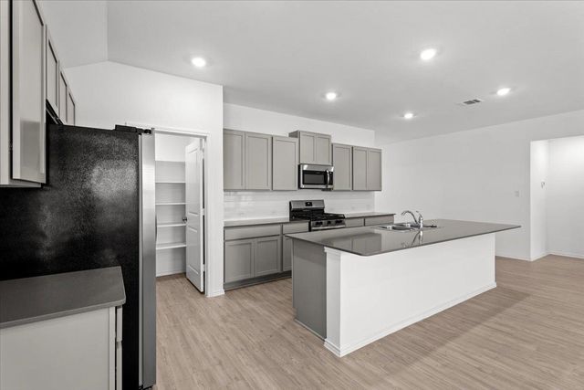 300 Jeffers, Kyle, TX 78640