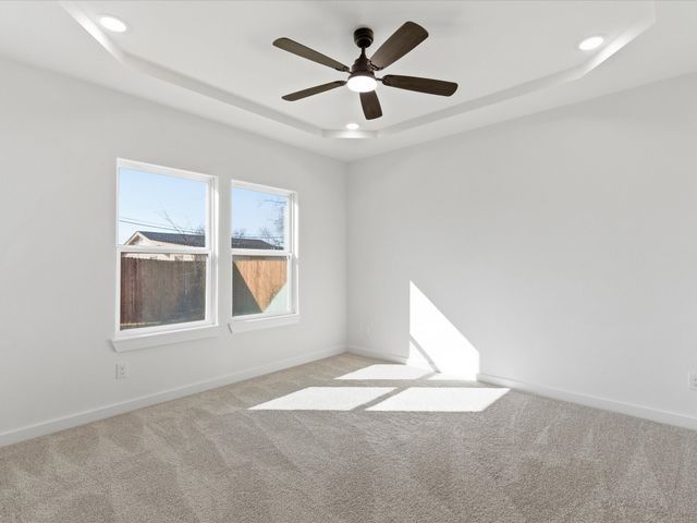 1004 E Hickory Street, Kaufman, TX 75142