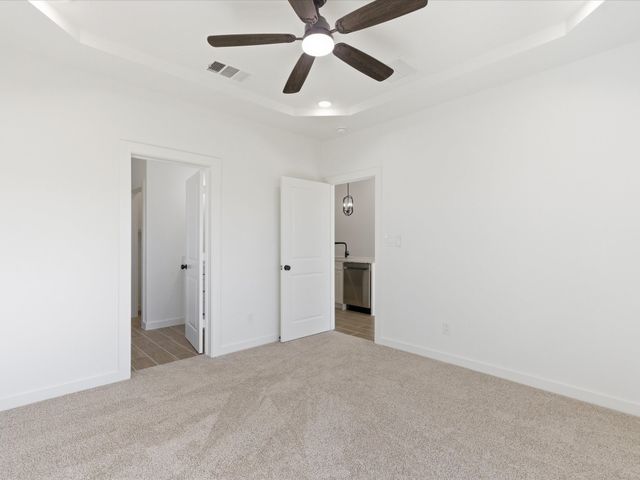 1004 E Hickory Street, Kaufman, TX 75142