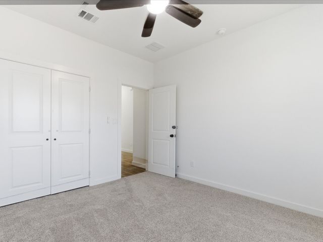 1004 E Hickory Street, Kaufman, TX 75142