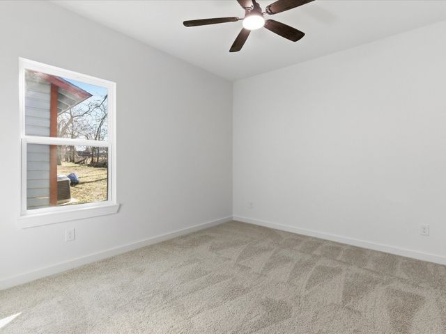 1004 E Hickory Street, Kaufman, TX 75142