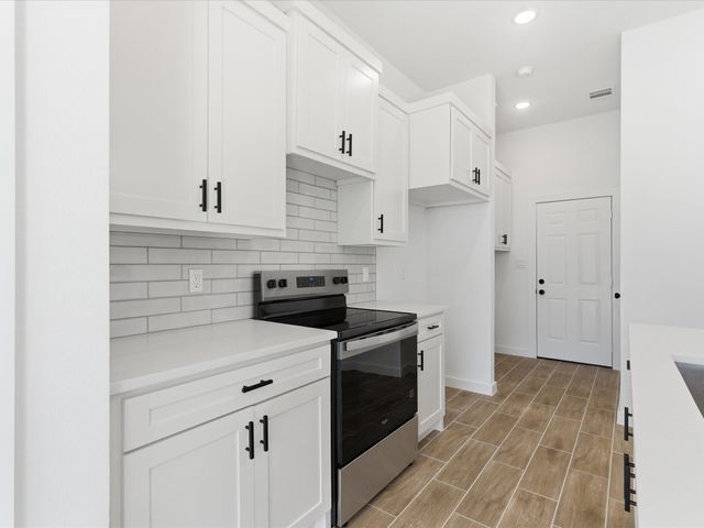 1004 E Hickory Street, Kaufman, TX 75142