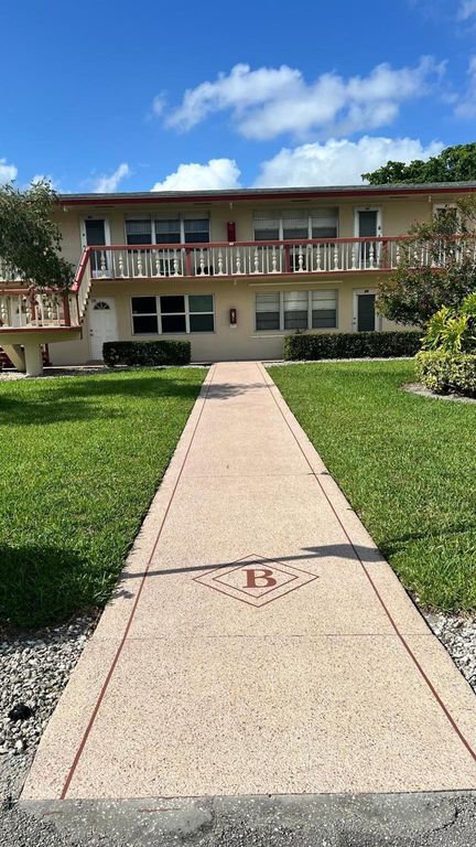42 Sussex B B, West Palm Beach, FL 33417