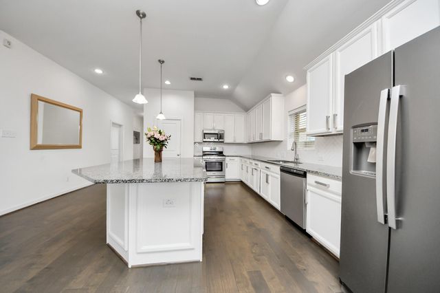3515 Bay Drive, Rosharon, TX 77583