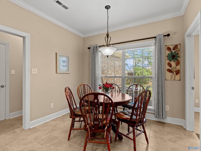 2206 Rockingham Lane SW, Decatur, AL 35603
