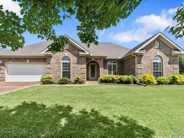 2206 Rockingham Lane SW, Decatur, AL 35603