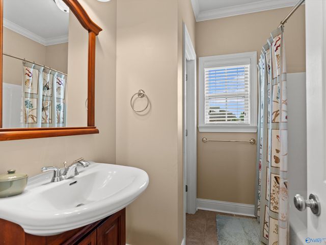 2206 Rockingham Lane SW, Decatur, AL 35603