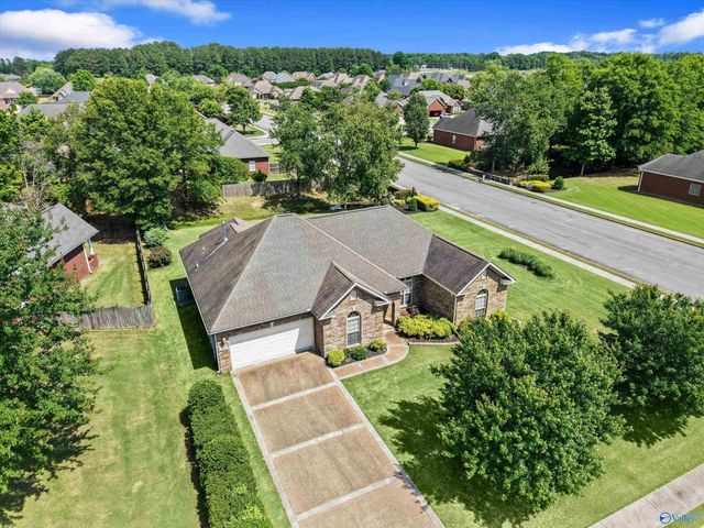 2206 Rockingham Lane SW, Decatur, AL 35603