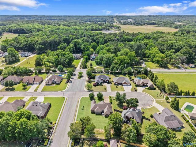 2206 Rockingham Lane SW, Decatur, AL 35603