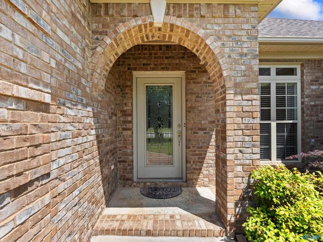2206 Rockingham Lane SW, Decatur, AL 35603