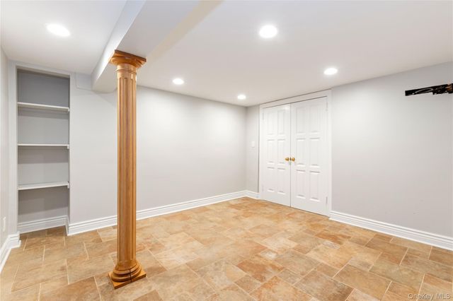 655 Diane Place, North Woodmere, NY 11581