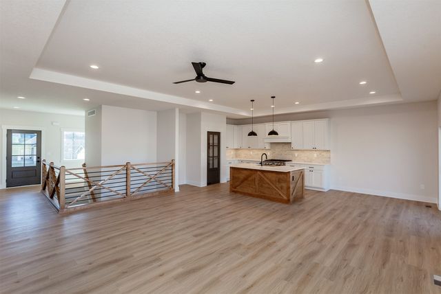 5766 Arbor Springs Drive, Pleasant Hill, IA 50327