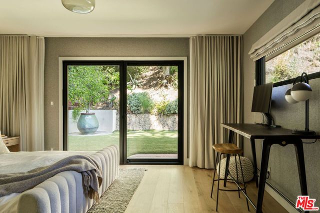 3546 Mandeville Canyon Road, Los Angeles, CA 90049