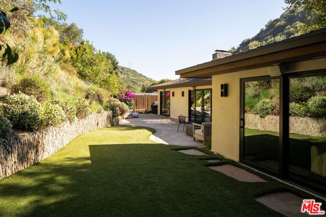 3546 Mandeville Canyon Road, Los Angeles, CA 90049