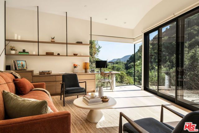 3546 Mandeville Canyon Road, Los Angeles, CA 90049