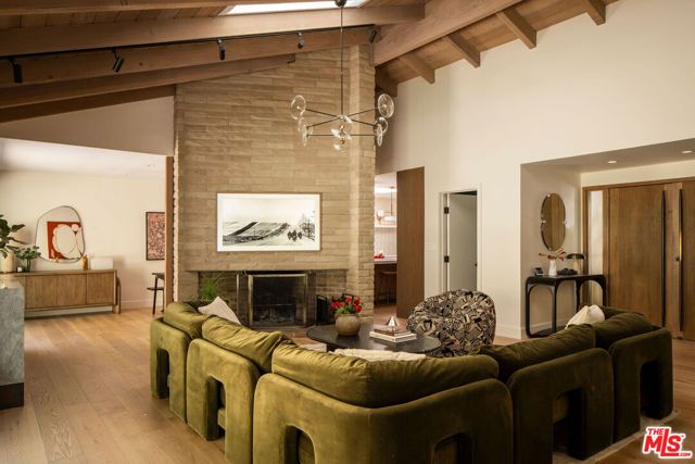 3546 Mandeville Canyon Road, Los Angeles, CA 90049