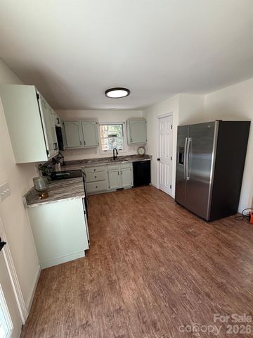 153 Locust Court, Arden, NC 28704