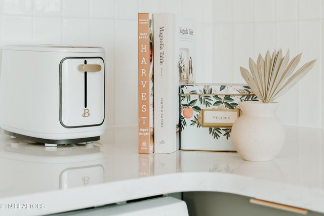 1052 E Foothills Drive, Gatlinburg, TN 37738