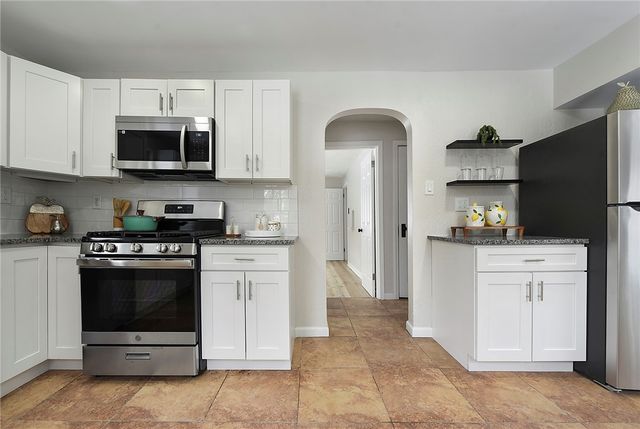 336 Morrow Dr, Penn Hills, PA 15235