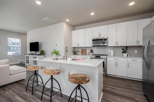 2214 Hospitality Ln, Murfreesboro, TN 37128