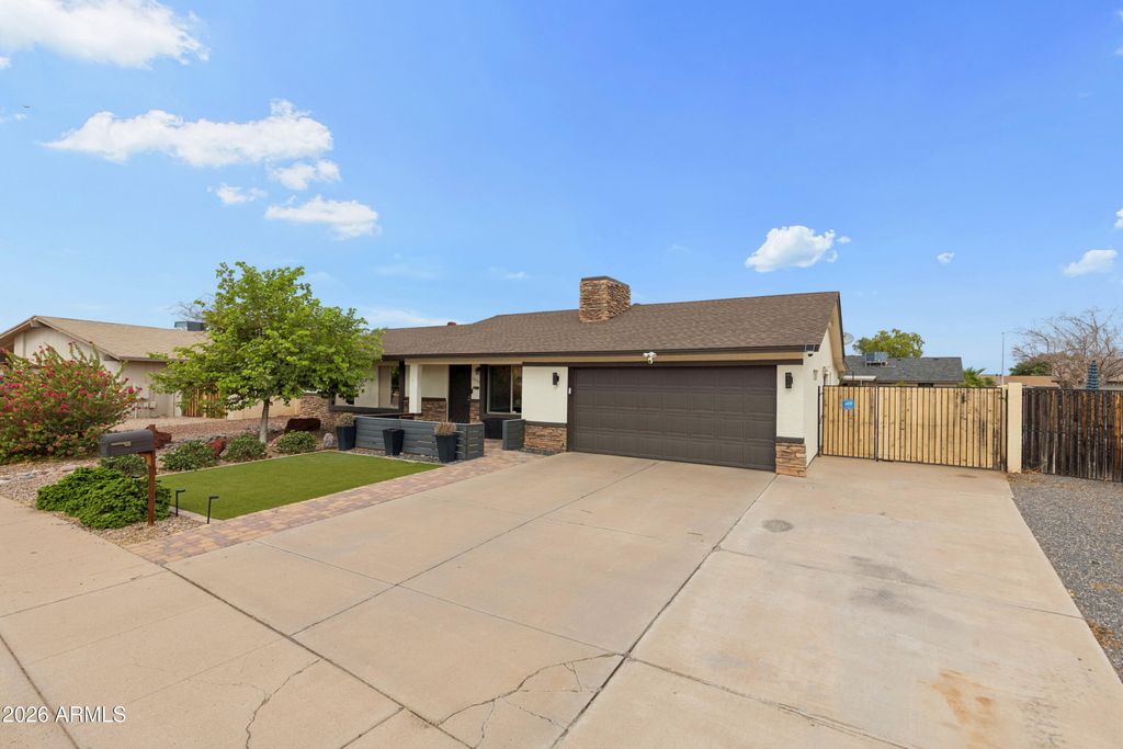 2302 E CHICAGO Street, Chandler, AZ 85225 — photo 2