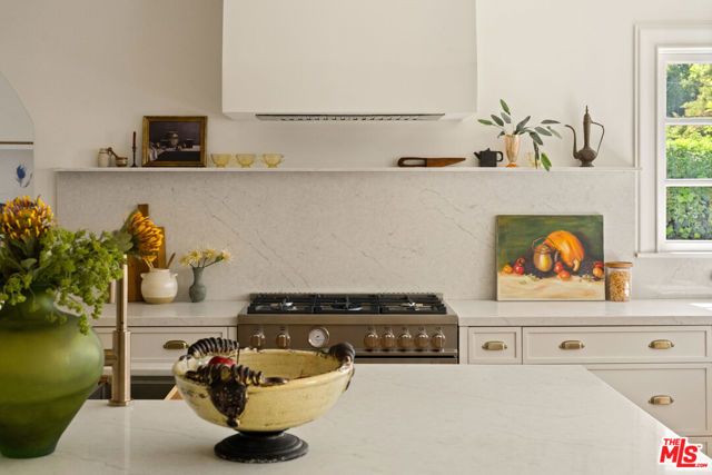 827 Lorraine Boulevard, Los Angeles, CA 90005