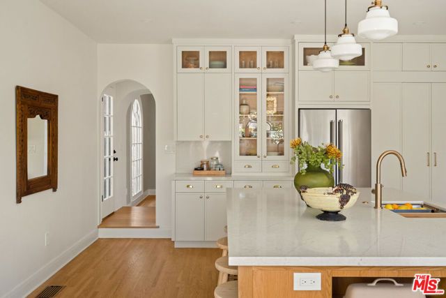 827 Lorraine Boulevard, Los Angeles, CA 90005