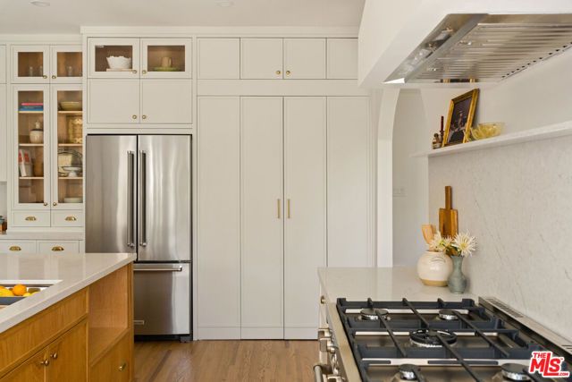 827 Lorraine Boulevard, Los Angeles, CA 90005