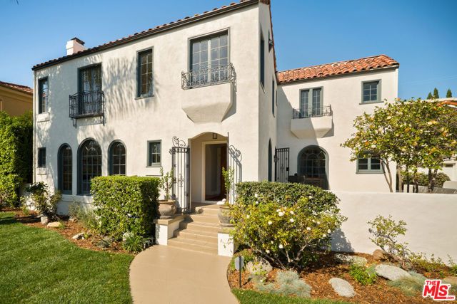 827 Lorraine Boulevard, Los Angeles, CA 90005